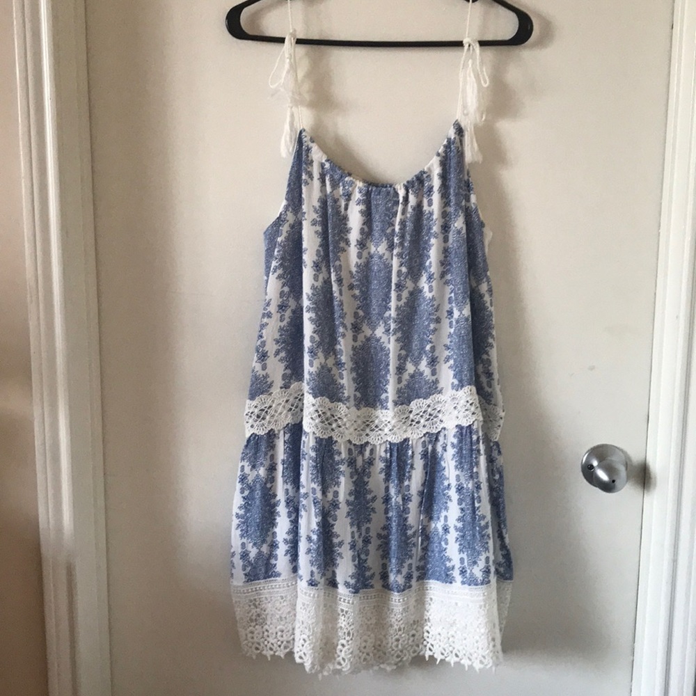 Gorgeous blue and white lace dress (medium) NWOT